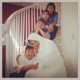 instagram.com/indradewi/