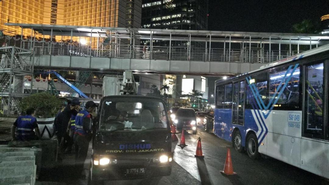 JPO Bundaran HI Dirobohkan, Lalu Lintas Macet