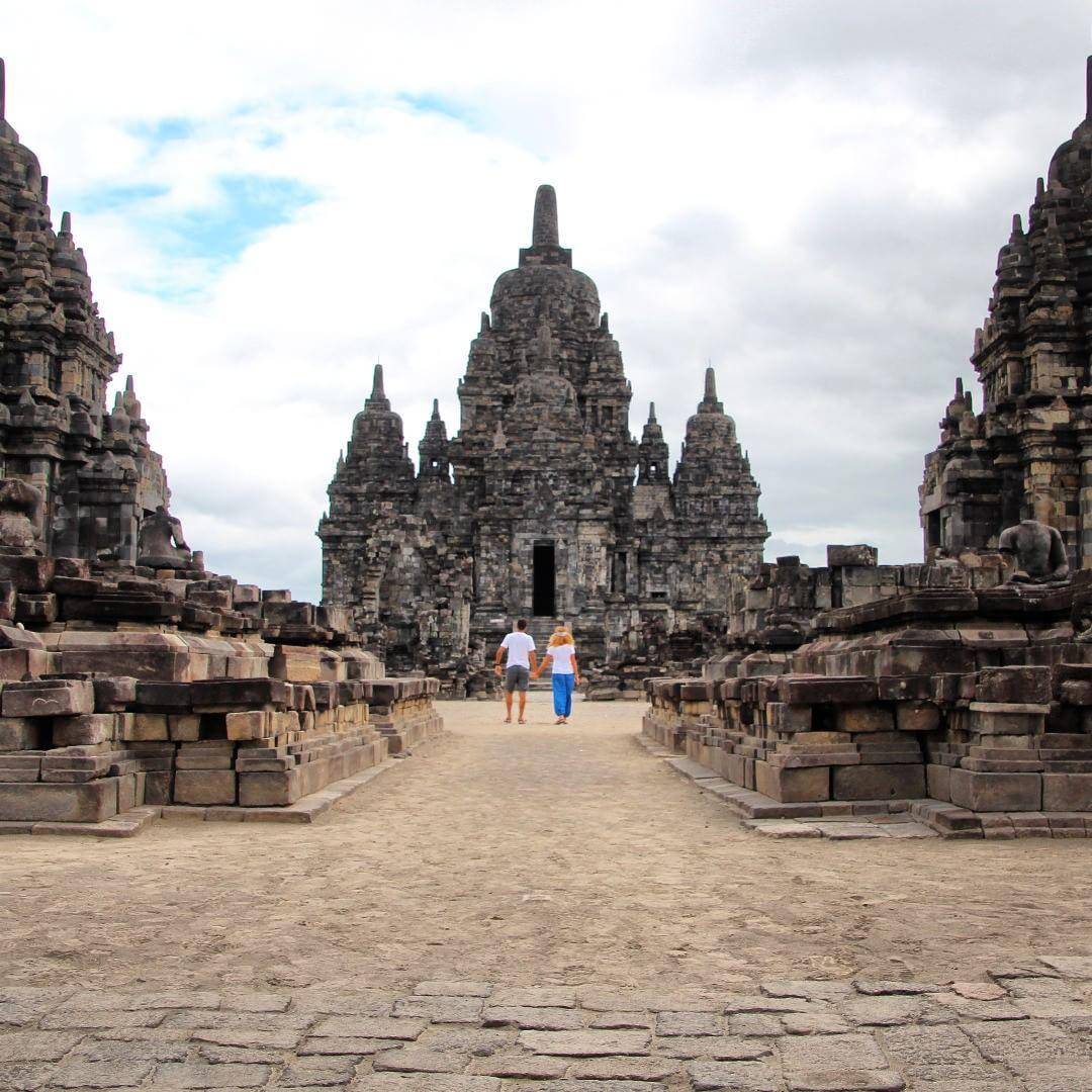 instagram.com/wetravelaway