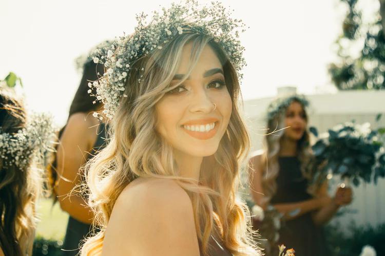 Bikin Orang Pangling, Gunakan 5 Trik Makeup Ini ke Pernikahan Sahabat