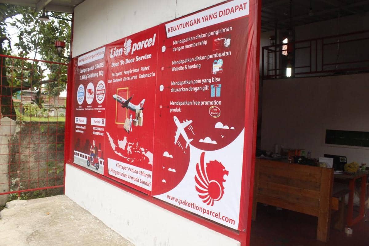 https://paketlionparcel.com/