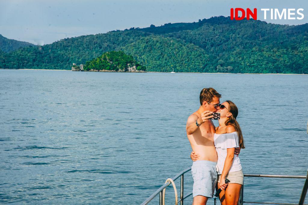 15 Potret Keseruan Sunset Cruise di Pulau Langkawi Malaysia, Epic!