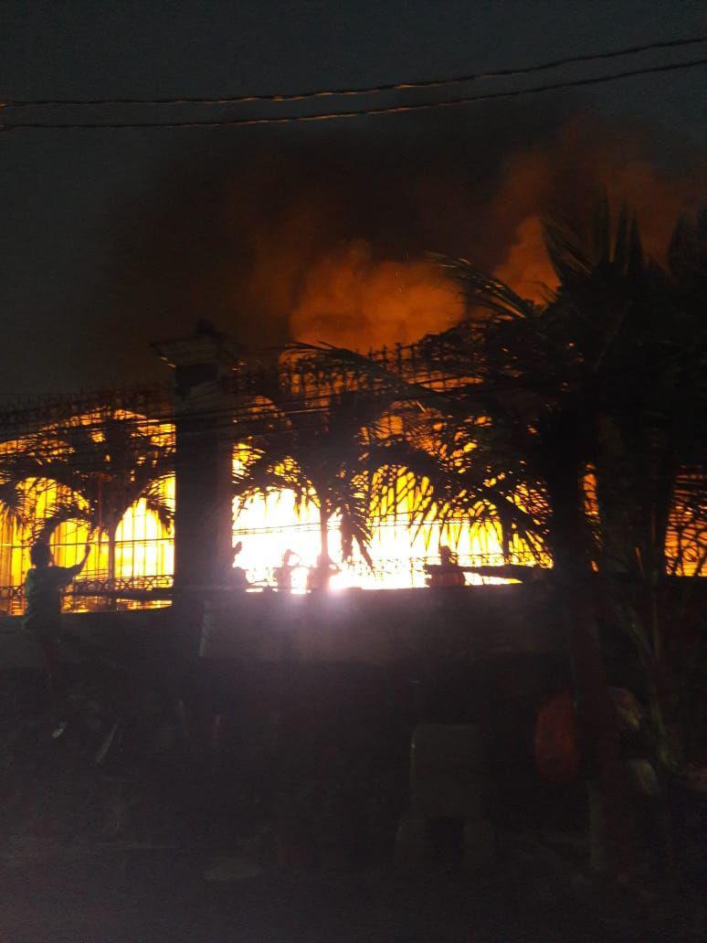 Warga Panik, Kebakaran di Velodrome Nyaris Hanguskan Gardu Listrik