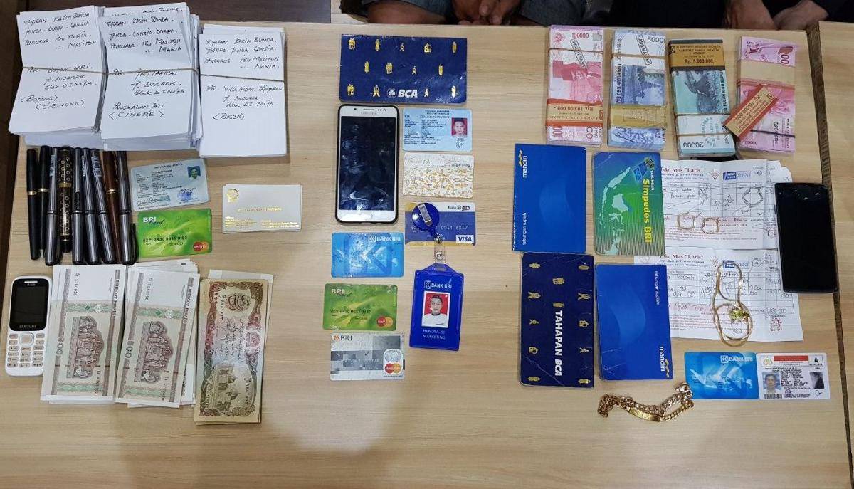 Barang bukti penipuan yang disita polisi (Istimewa)