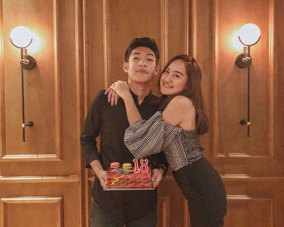 10 Potret Gaya Pacaran Salshabila Adriani & Pacar Pembalapnya, Hits!