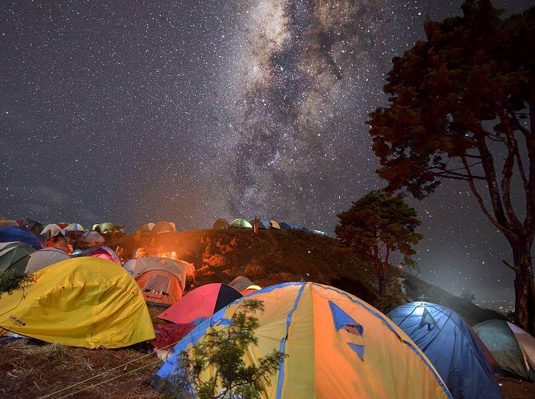 18 Gunung Paling Indah di Pulau Jawa, bak Kepingan Surga Dunia