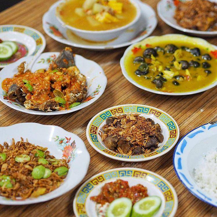 Warung Mak Dower (instagram.com/supersillychef)