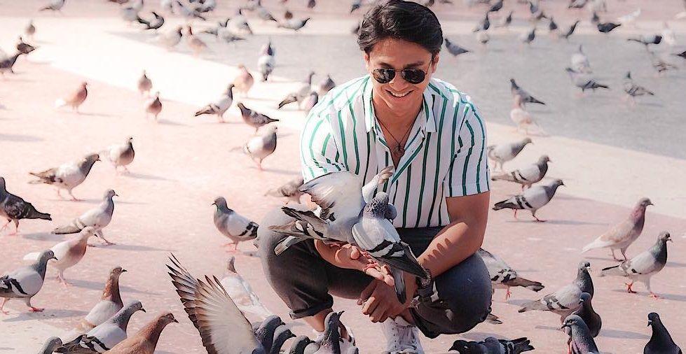 10 Style Deva Mahenra yang Makin Cool dan Manly