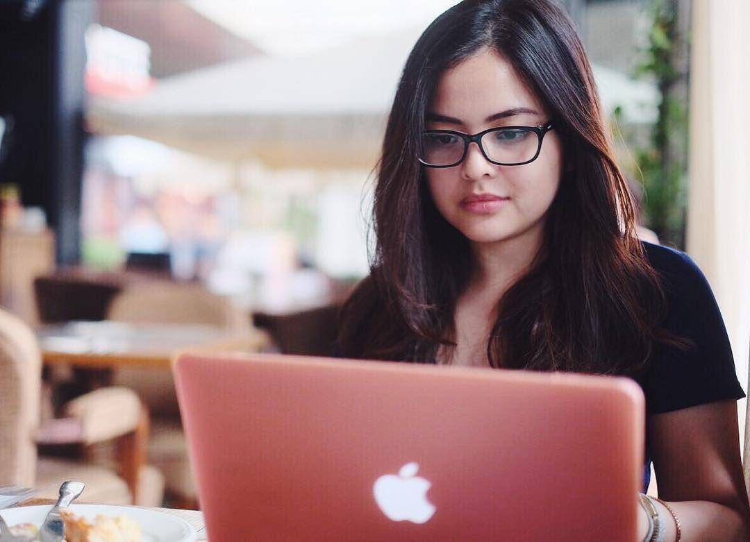 instagram.com/tasyakamila