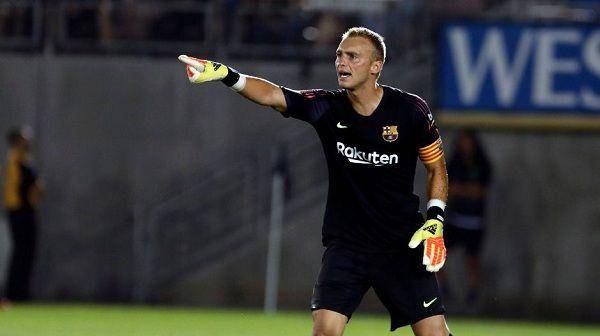 twitter.com/JasperCillessen
