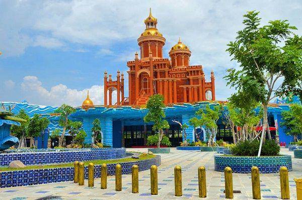 explorewisata.com