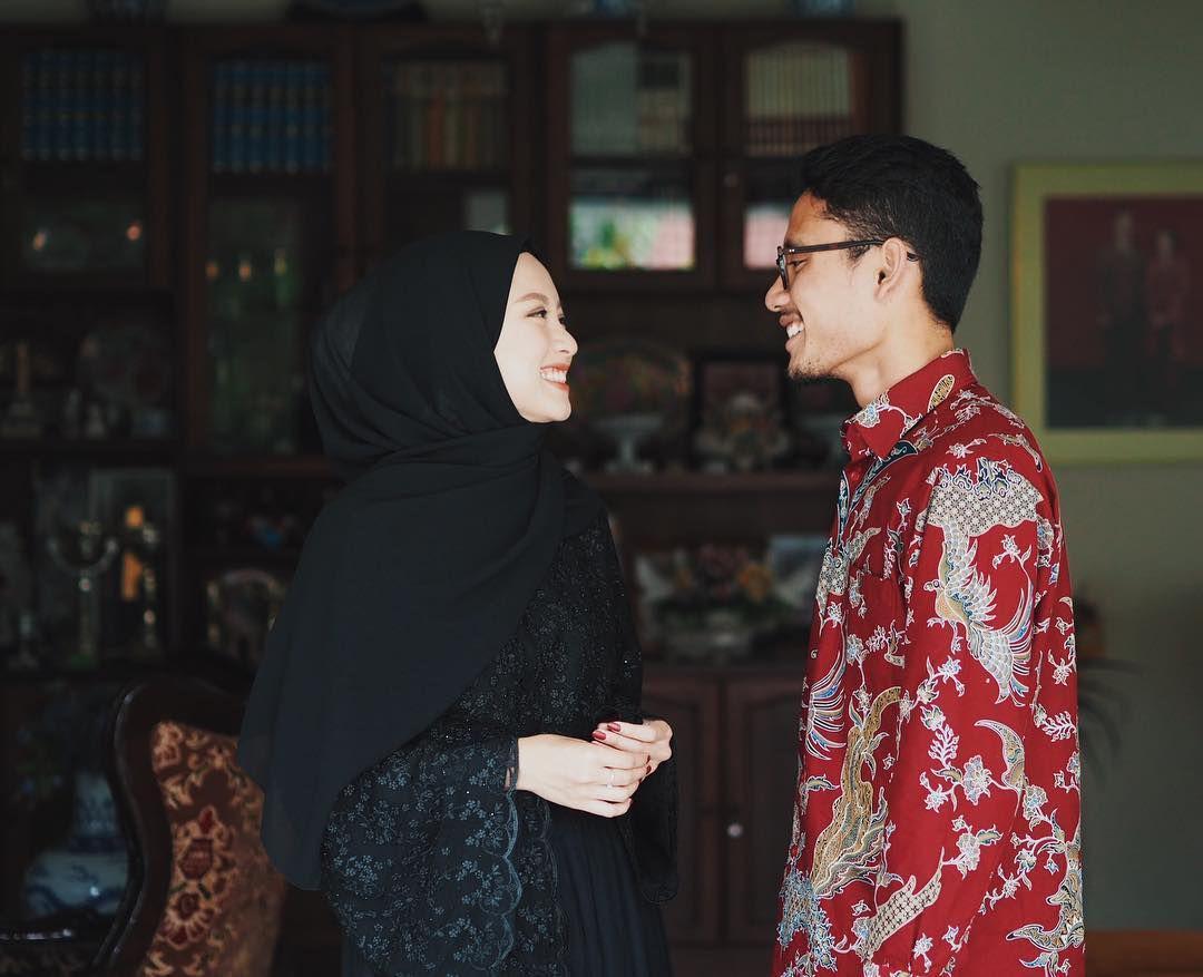 9 Perjalanan Cinta Gita Savitri & Paul yang Akhirnya Resmi Menikah