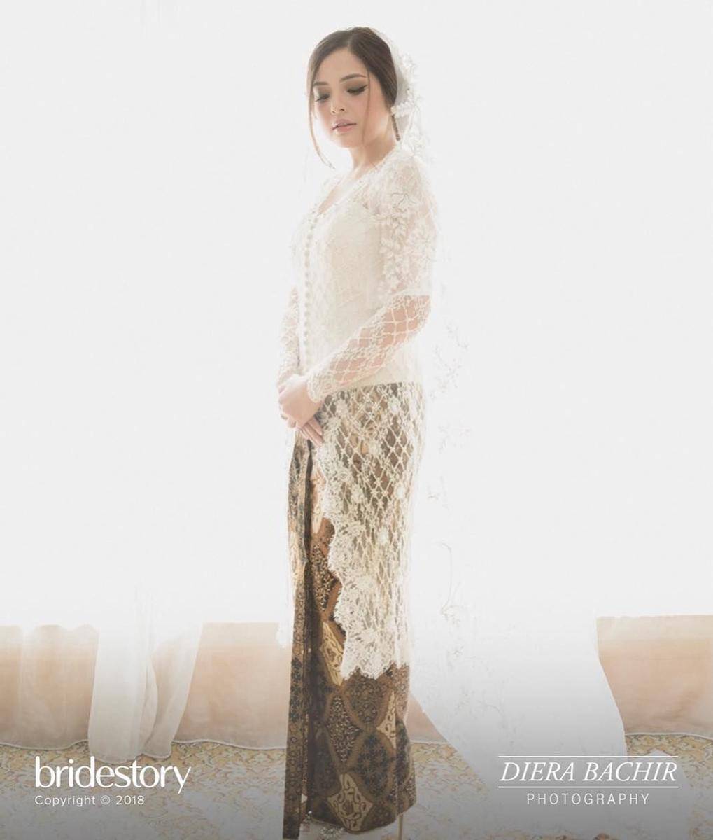 https://www.instagram.com/thebridestory/