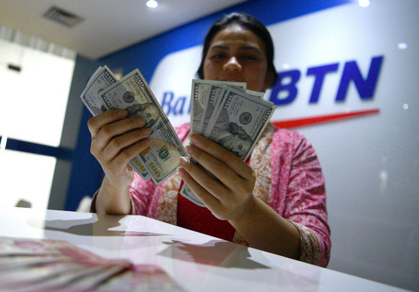 Melemah di Senin Pagi, Rupiah Tembus Rp14.600/Dolar