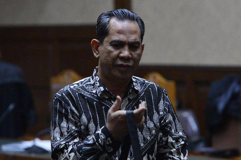 (Bupati non aktif Hulu Sungai Tengah, Abdul Latif) ANTARA FOTO/Wahyu Putro A.