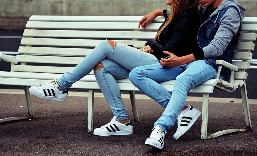 Catat! Ini 5 Alasan Jatuh Cinta dengan Sahabat Itu Menyakitkan