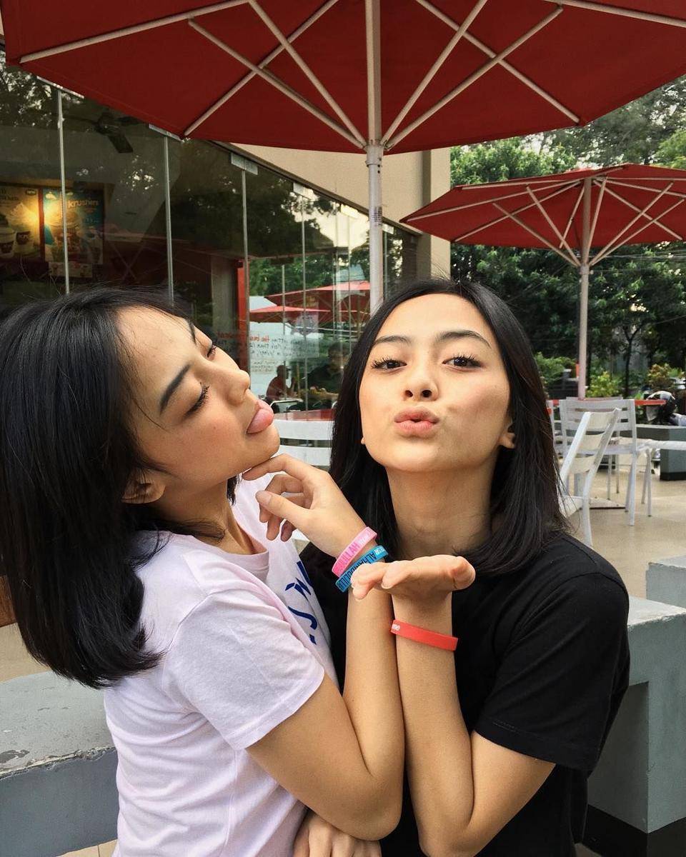 instagram.com/azariaavissa