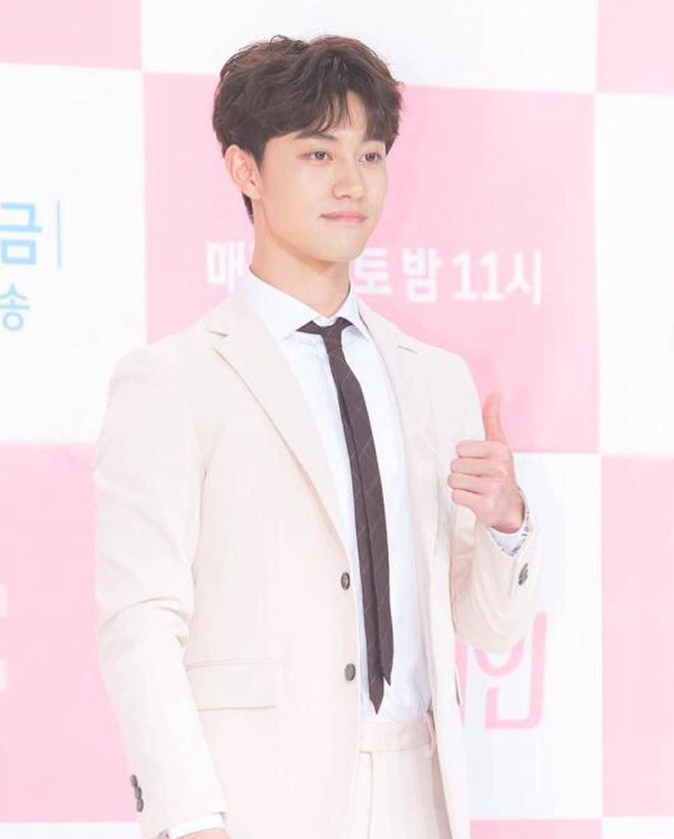 Instagram.com/kwakdongyeon0