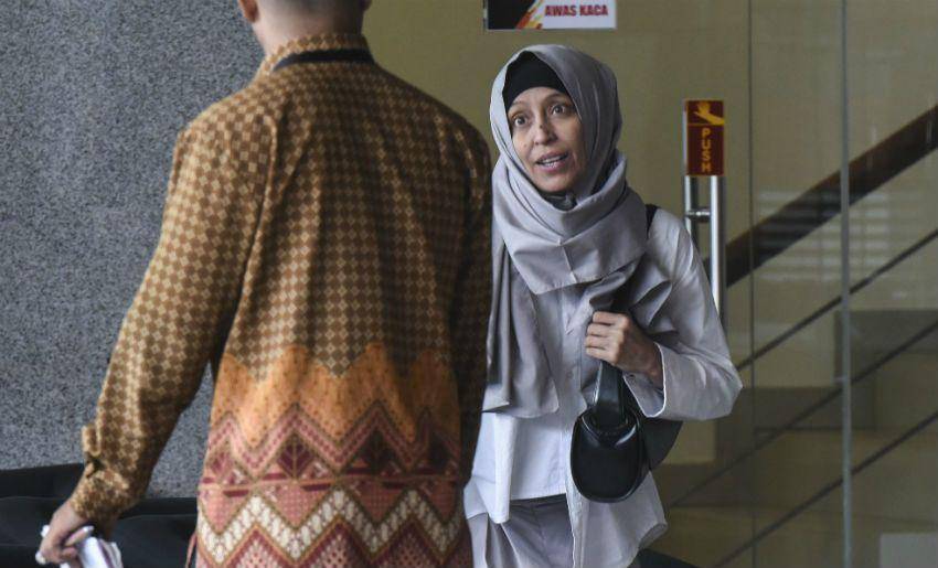 Adik Inneke Koesherawati, Ike Rahmawati