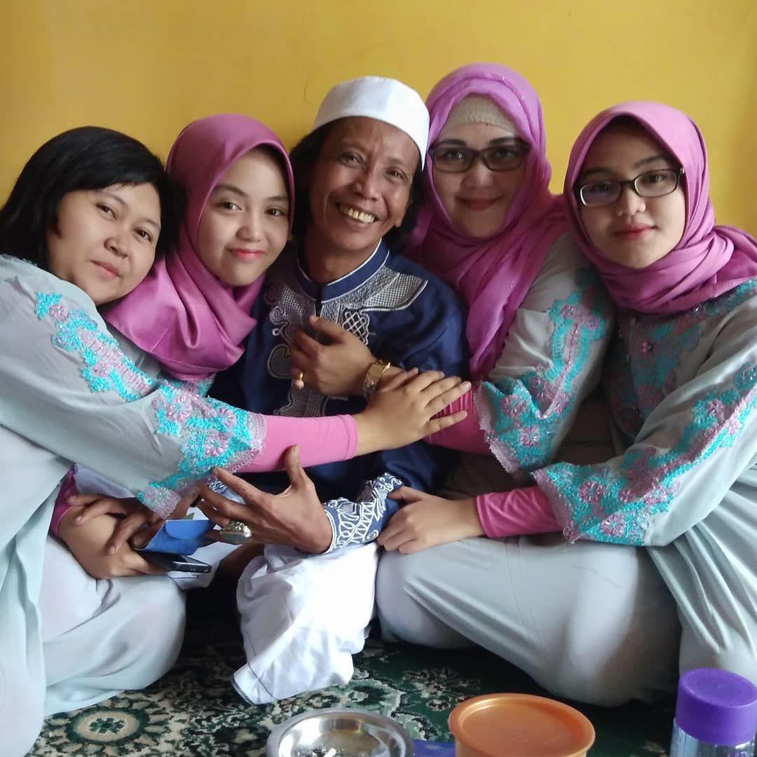 10 Potret Manis Keluarga Bang Mandra yang Jarang Terekspos