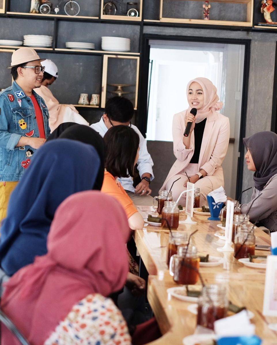 instagram.com/analisa.widyaningrum