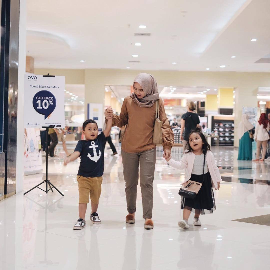 instagram.com/analisa.widyaningrum