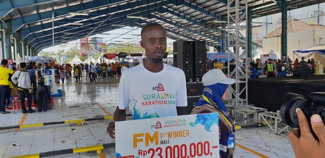 Lari 42 Km, Pria Kenya Juarai Surabaya Marathon 2018