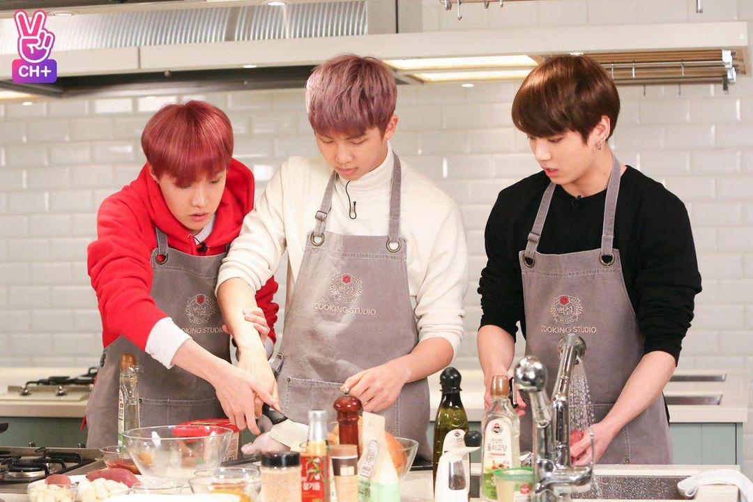 Cocok Jadi Koki, 5 Zodiak Ini Konon Pintar Banget Masak