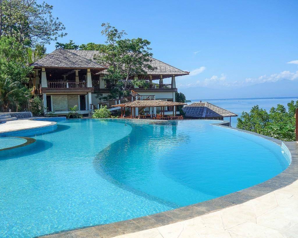 manadosafaris.com