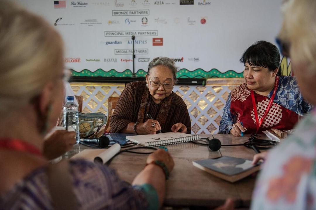 Membedah Dunia yang Kita Ciptakan Bersama UWRF 2018