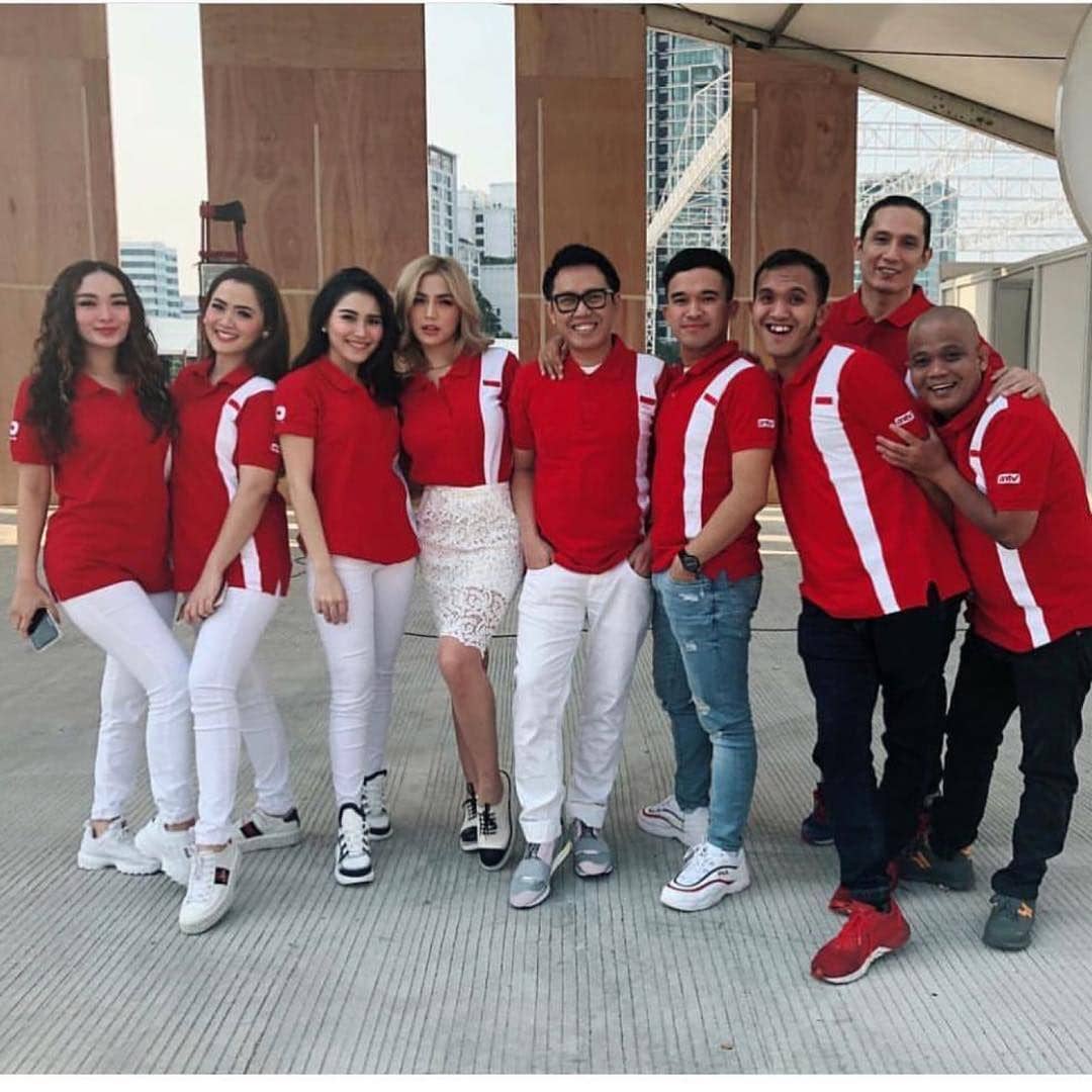 Rayakan Kemerdekaan, Ini 20 Potret Selebriti dengan Busana Merah Putih