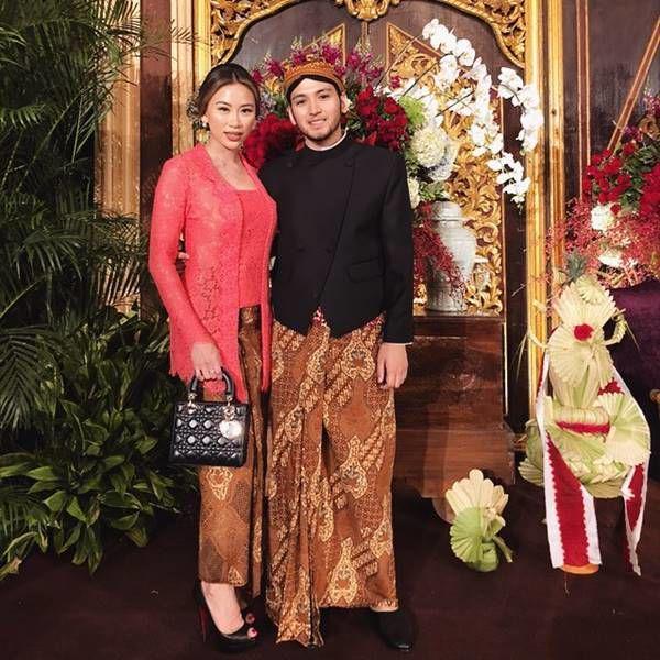 Menyusul Panji, Ini 10 Romantisme Aditya Trihatmanto & Tunangannya