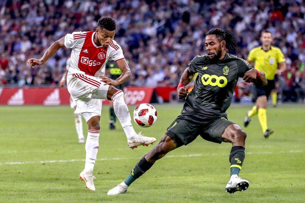 Twitter.com/AFCAjax
