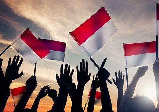Bertemu Mendikbud, Joni si Pemanjat Tiang Bendera Dapat 3 Hadiah
