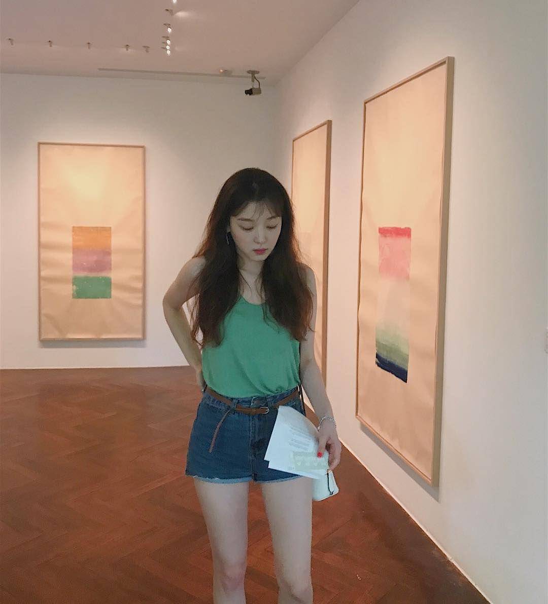 Instagram.com/j_ourly