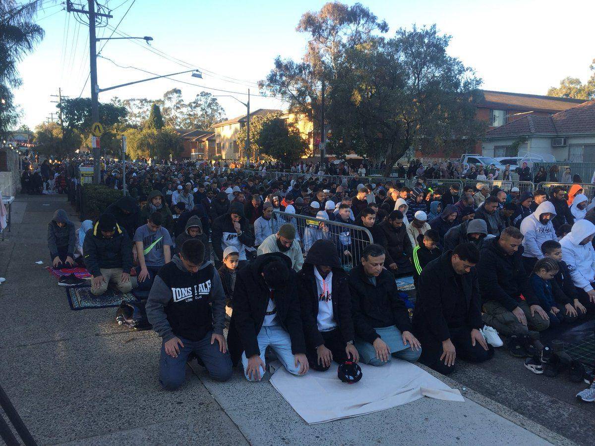 Twitter.com/LydiaLFeng