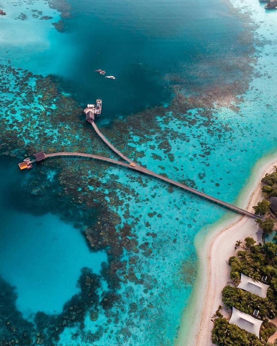 instagram.com/ mrtraveller.id