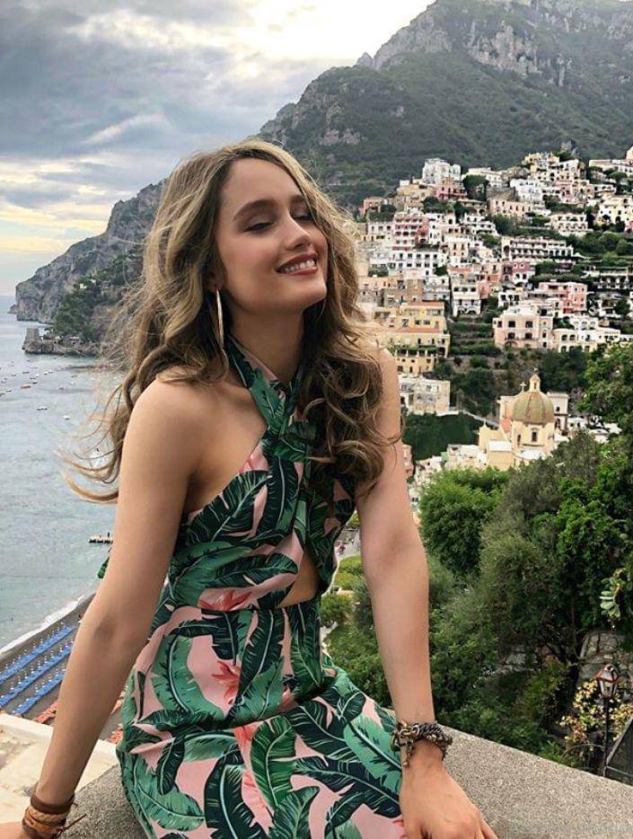 Instagram.com/claurakiehl