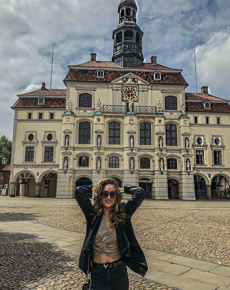 Instagram.com/claurakiehl