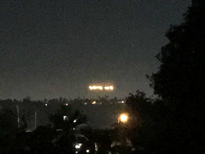 Cahaya Misterius di Langit San Diego Gemparkan Media Sosial