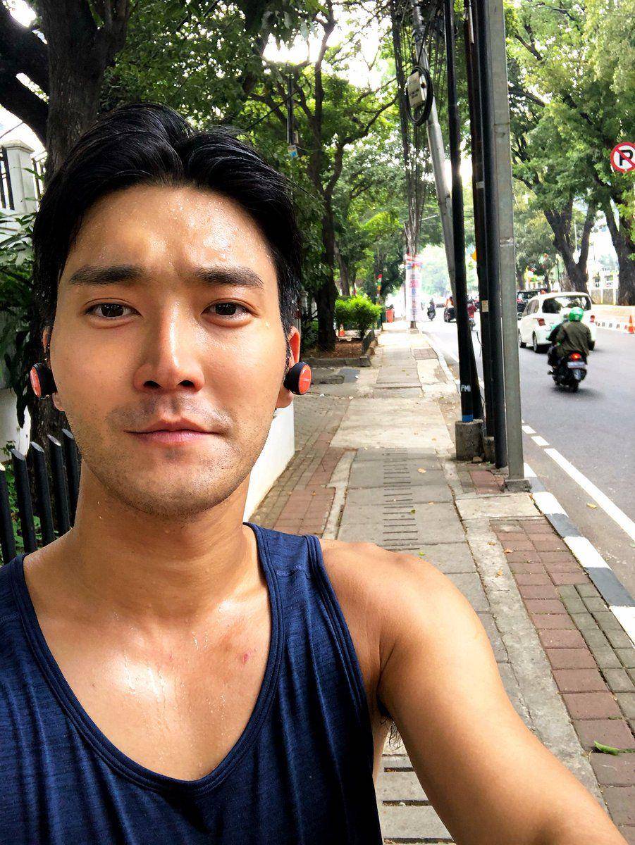 twitter.com/Siwon Choi ‏