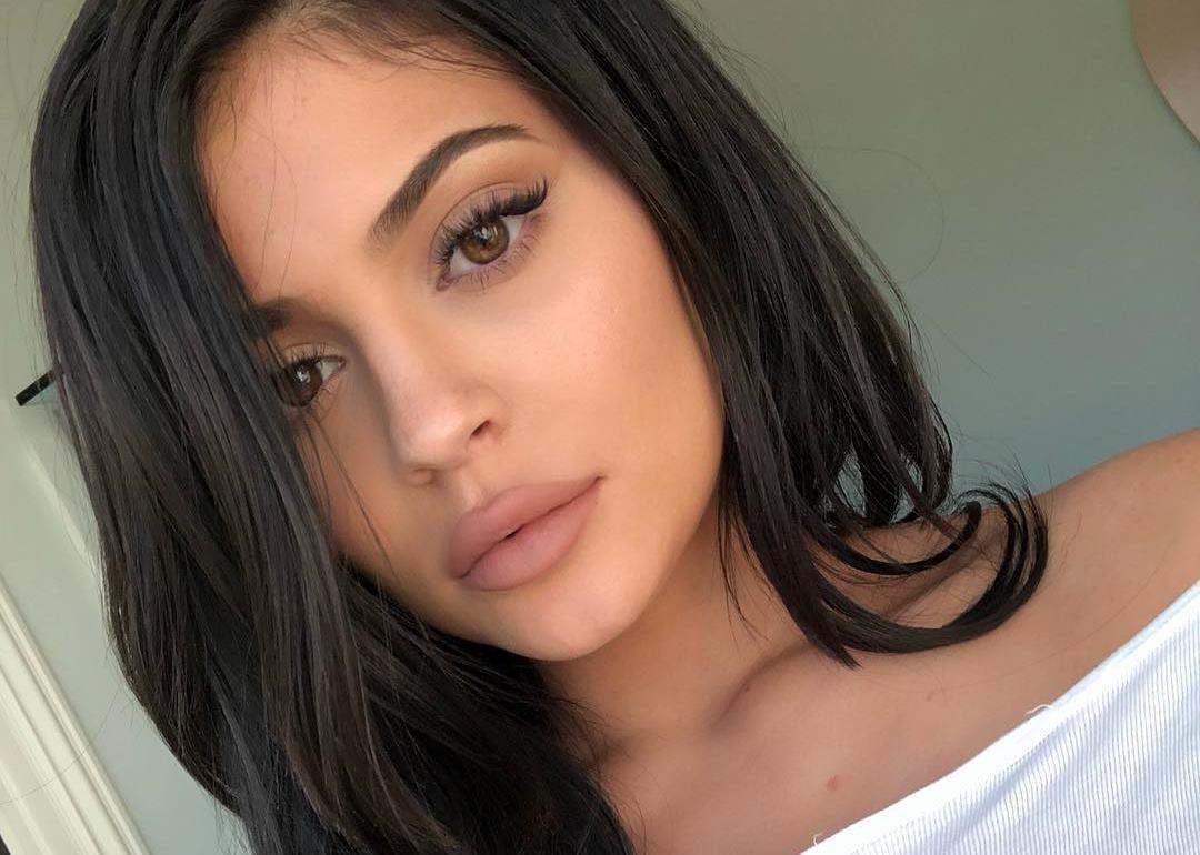 Anti Crack, Ini 5 Tips Simple Menggunakan Matte Lipstik
