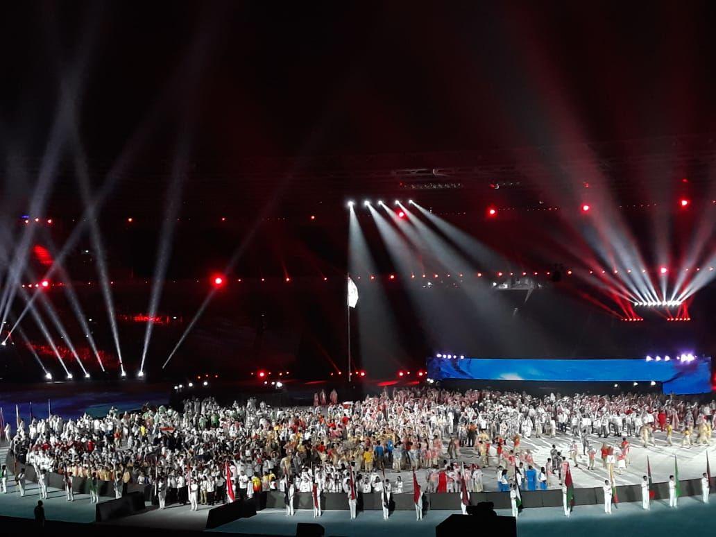 Penutupan Asian Games 2018, Para Atlet Gunakan Jas Hujan