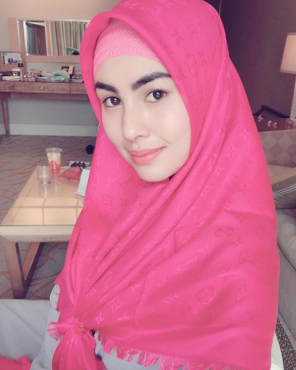 Instagram.com/kartikaputriworld