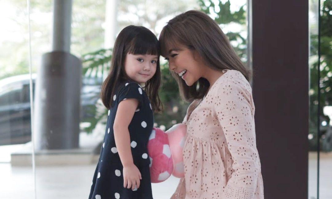 5 Tips Melatih Anak agar Lebih Percaya Diri Tampil di Depan Umum