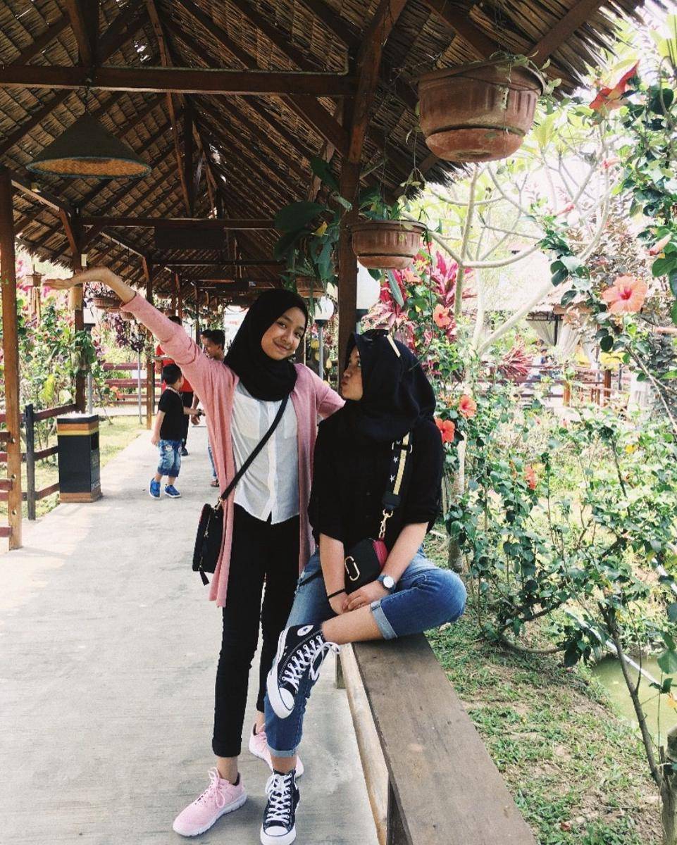 Instagram.com/nashwaaaz