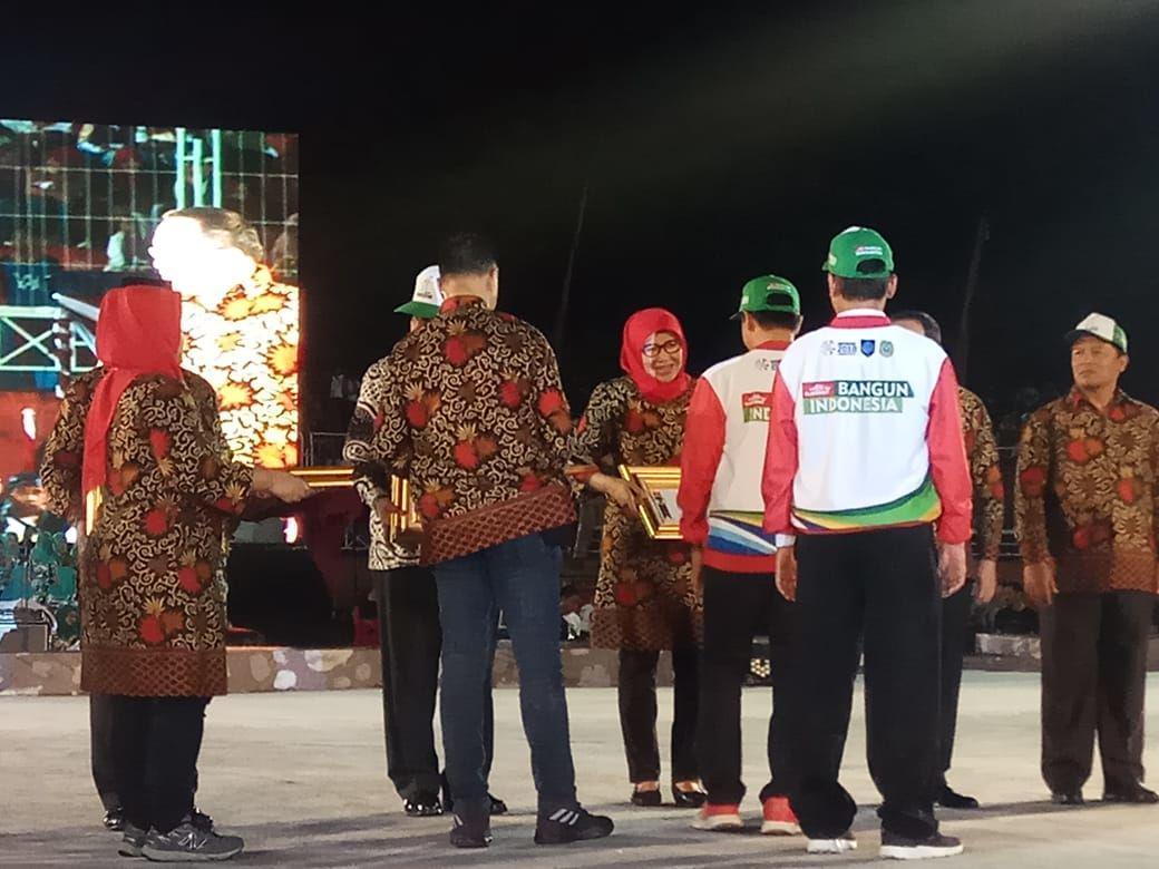 Kembangkan Olahraga Tradisional, Dirjen PAS Terima Penghargaan Menpora