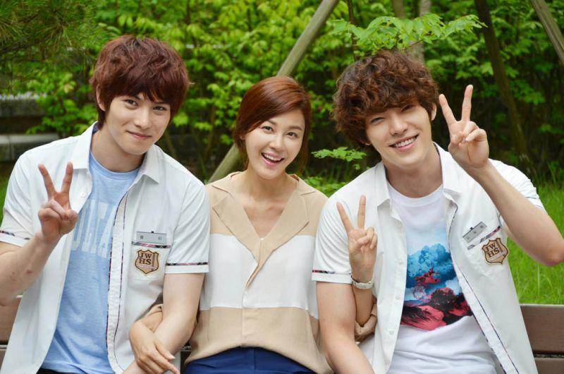 koreastardaily.com