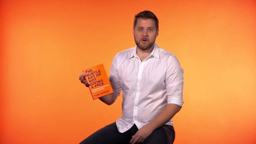 10 Quotes Mark Manson di Buku: "Sebuah Seni Untuk Bersikap Bodo Amat"