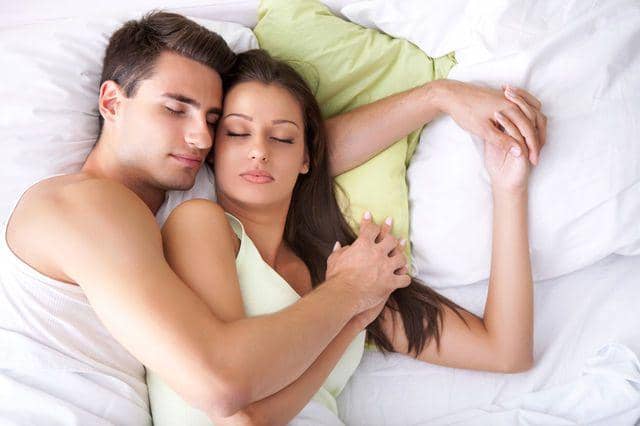 6 Foreplay Paling Nyaman yang Disukai Wanita, Apa Saja Ya?